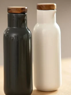 Aceitera y vinagrera de porcelana y madera Essentials, 2 uds.