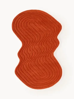 Alfombra artesanal de lana con forma orgánica Aliza
