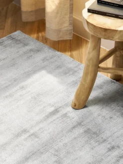 Alfombra artesanal de viscosa Jane