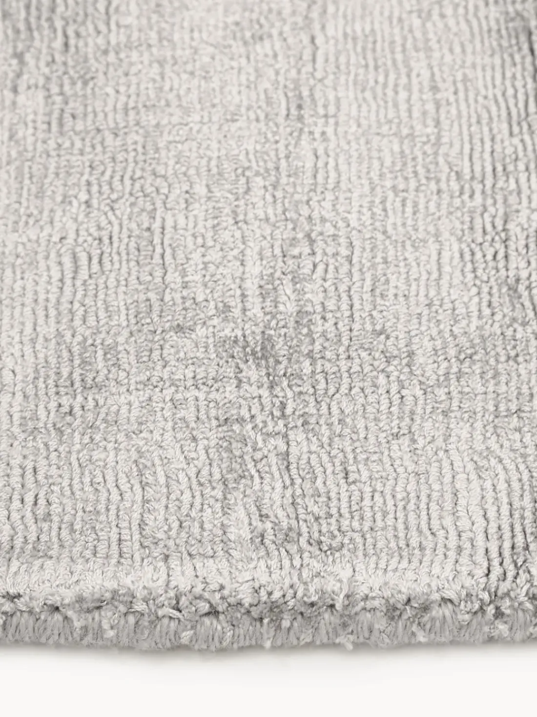 Alfombra artesanal de viscosa Jane