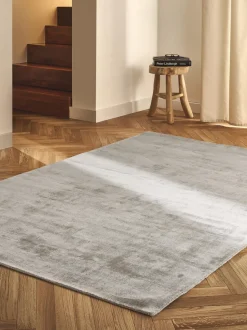 Alfombra artesanal de viscosa Jane