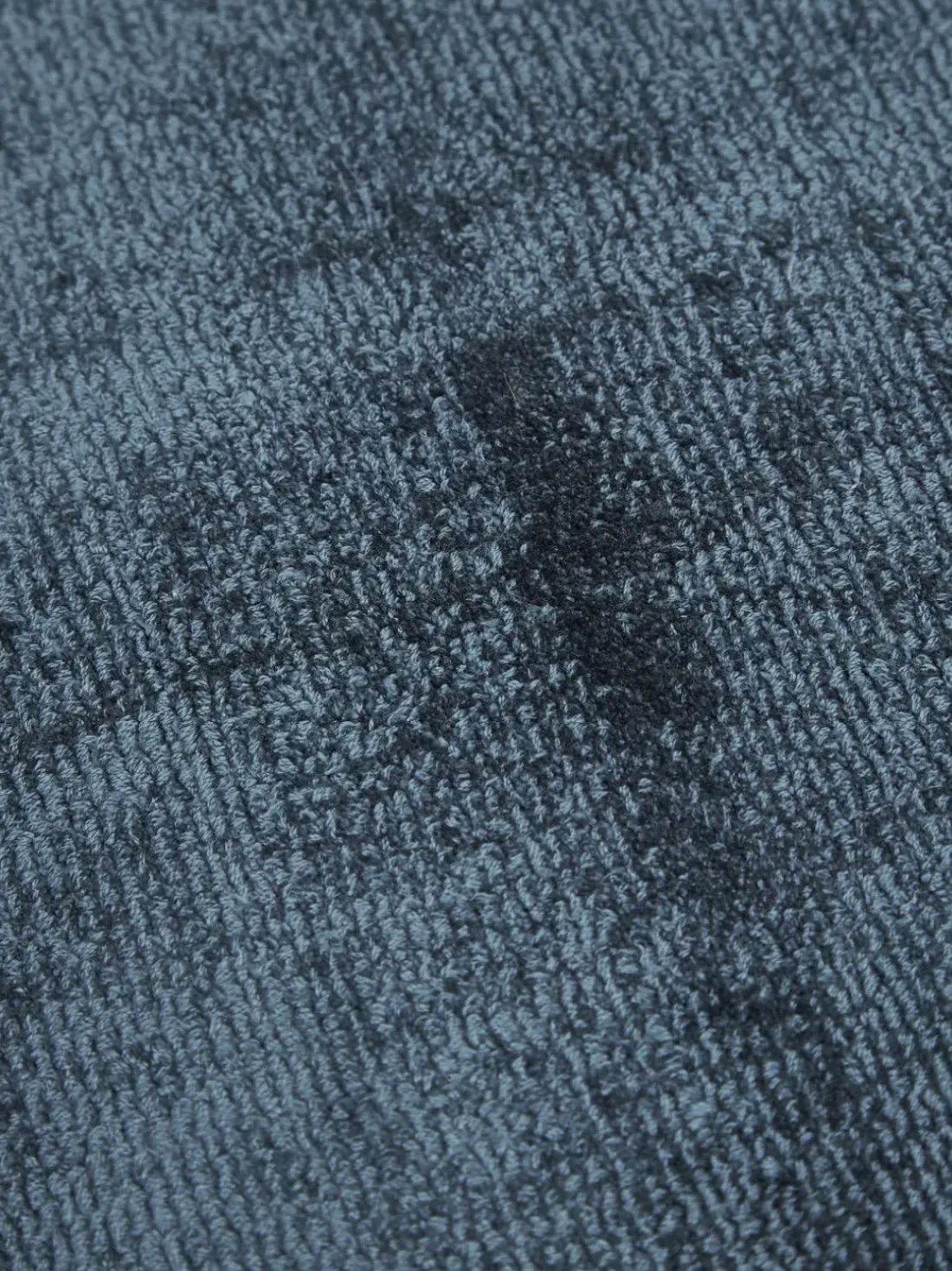 Alfombra artesanal de viscosa Jane