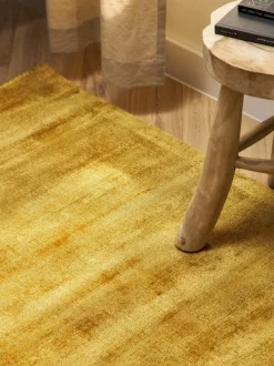 Alfombra artesanal de viscosa Jane