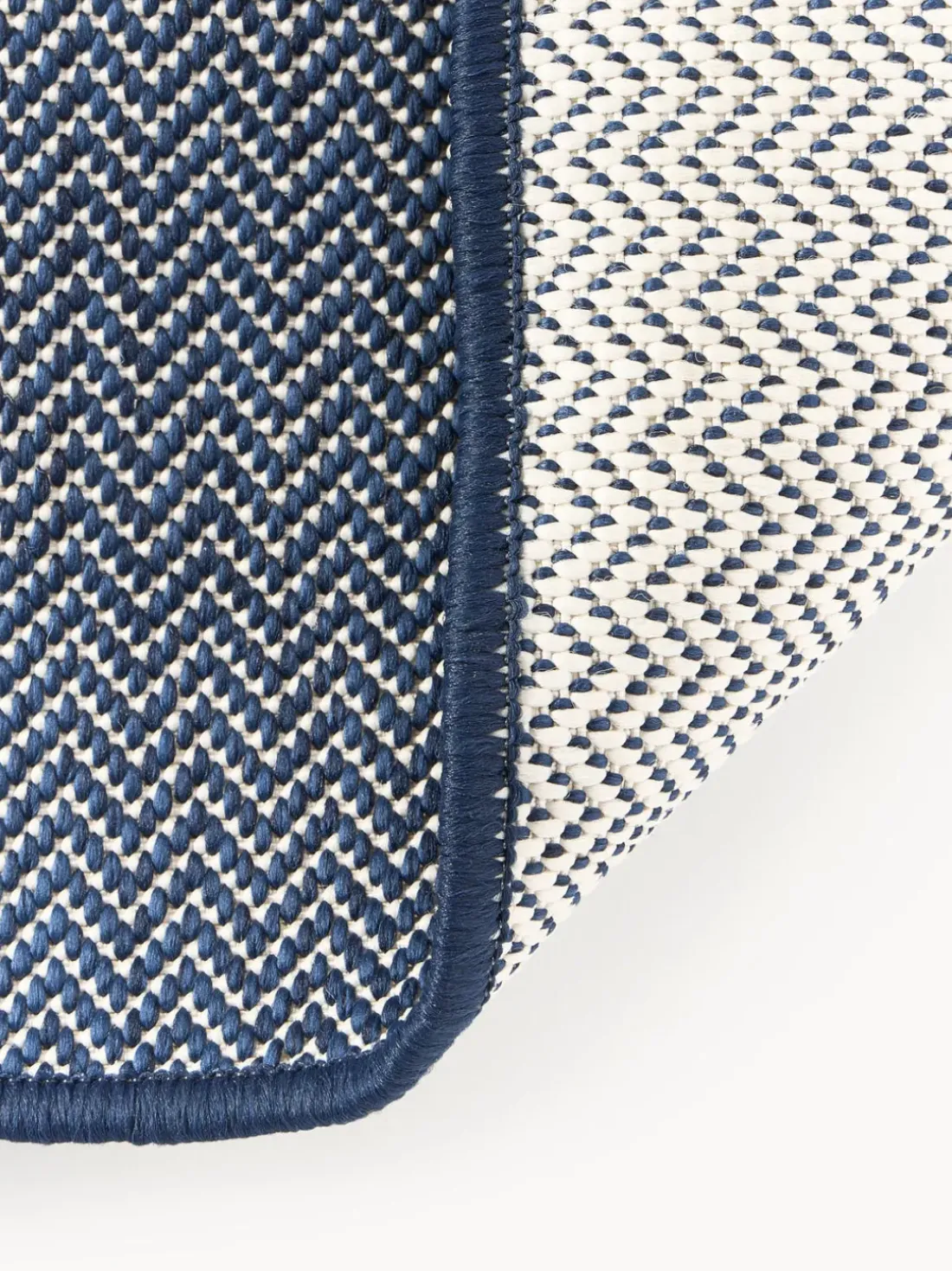 Alfombra exterior reversible en zigzag Cort