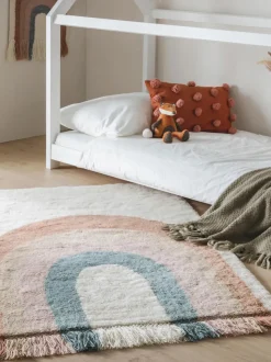 Alfombra infantil artesanal de lana con flecos Rainbow