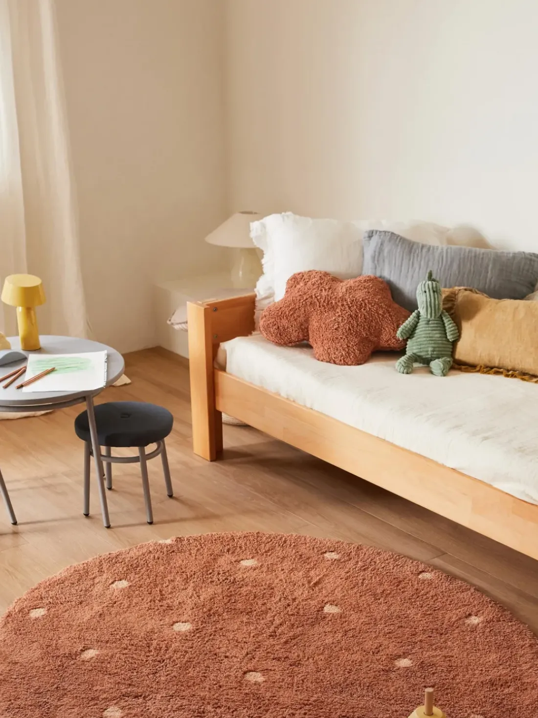 Alfombra infantil redonda artesanal con efecto alto-bajo Dot, lavable