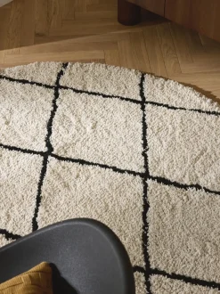 Alfombra redonda artesanal de pelo largo Naima