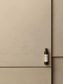 Ambientador en spray Istros (vibrante, floral, ahumado)