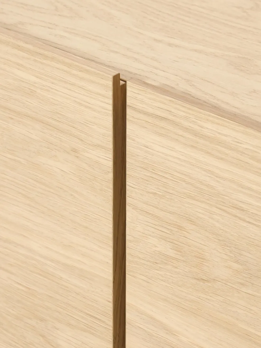 Aparador de madera Larsen