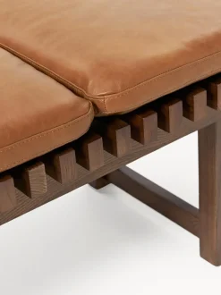 Banco de madera de fresno con asiento de cuero Sora