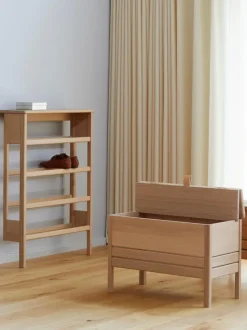 Banco de madera de roble con espacio de almacenaje A Line