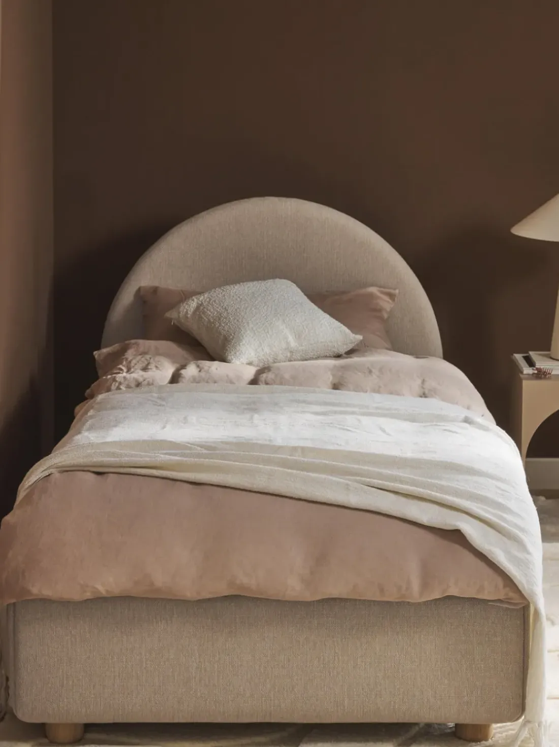 Cama individual Ebba, con espacio de almacenamiento