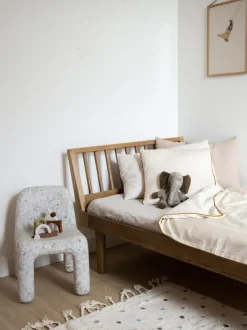 Cama infantil artesanal de madera de roble Eli, 90 x 160 cm