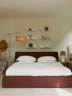 Cama tapizada con espacio de almacenamiento Cloud