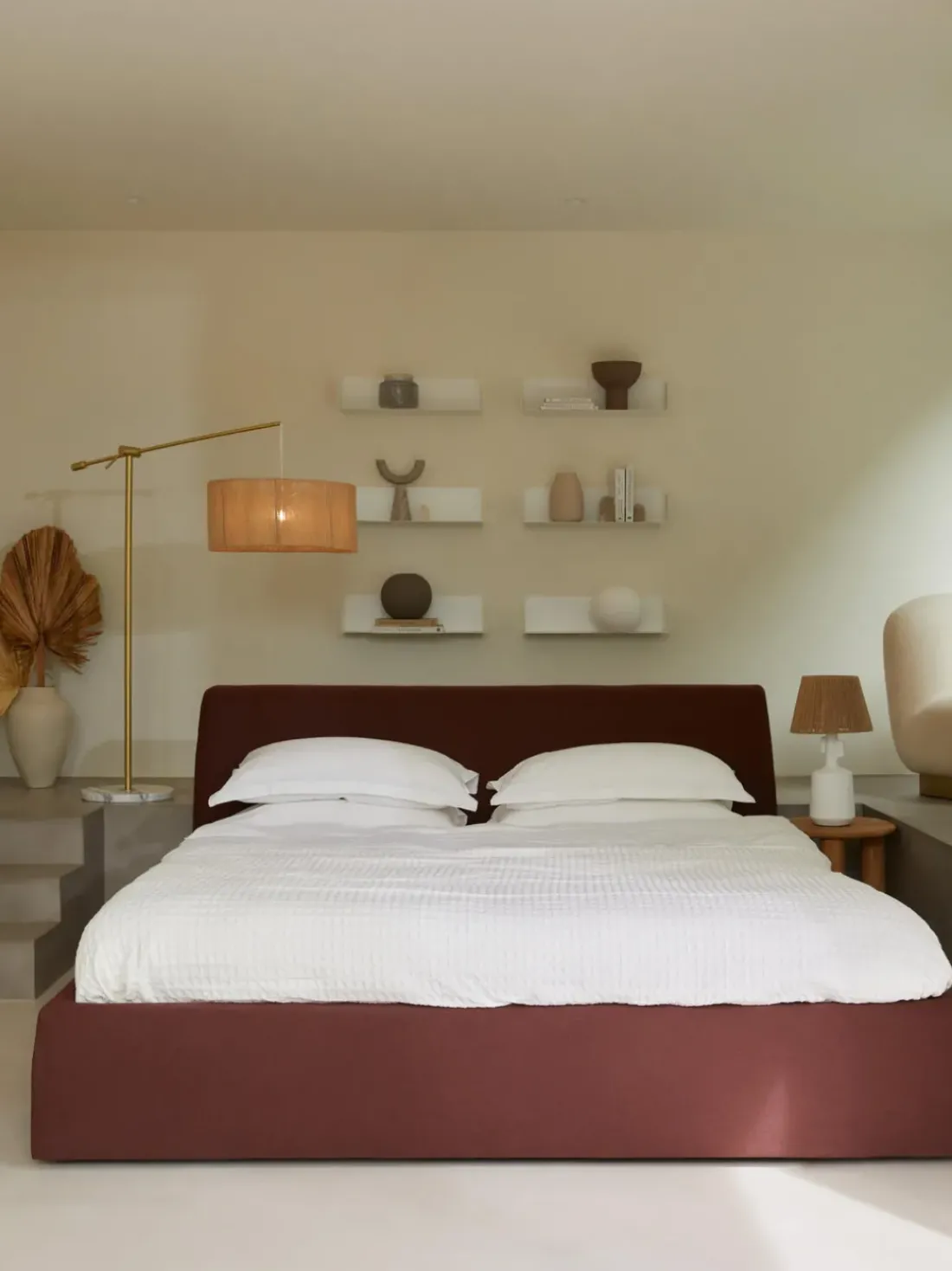 Cama tapizada con espacio de almacenamiento Cloud