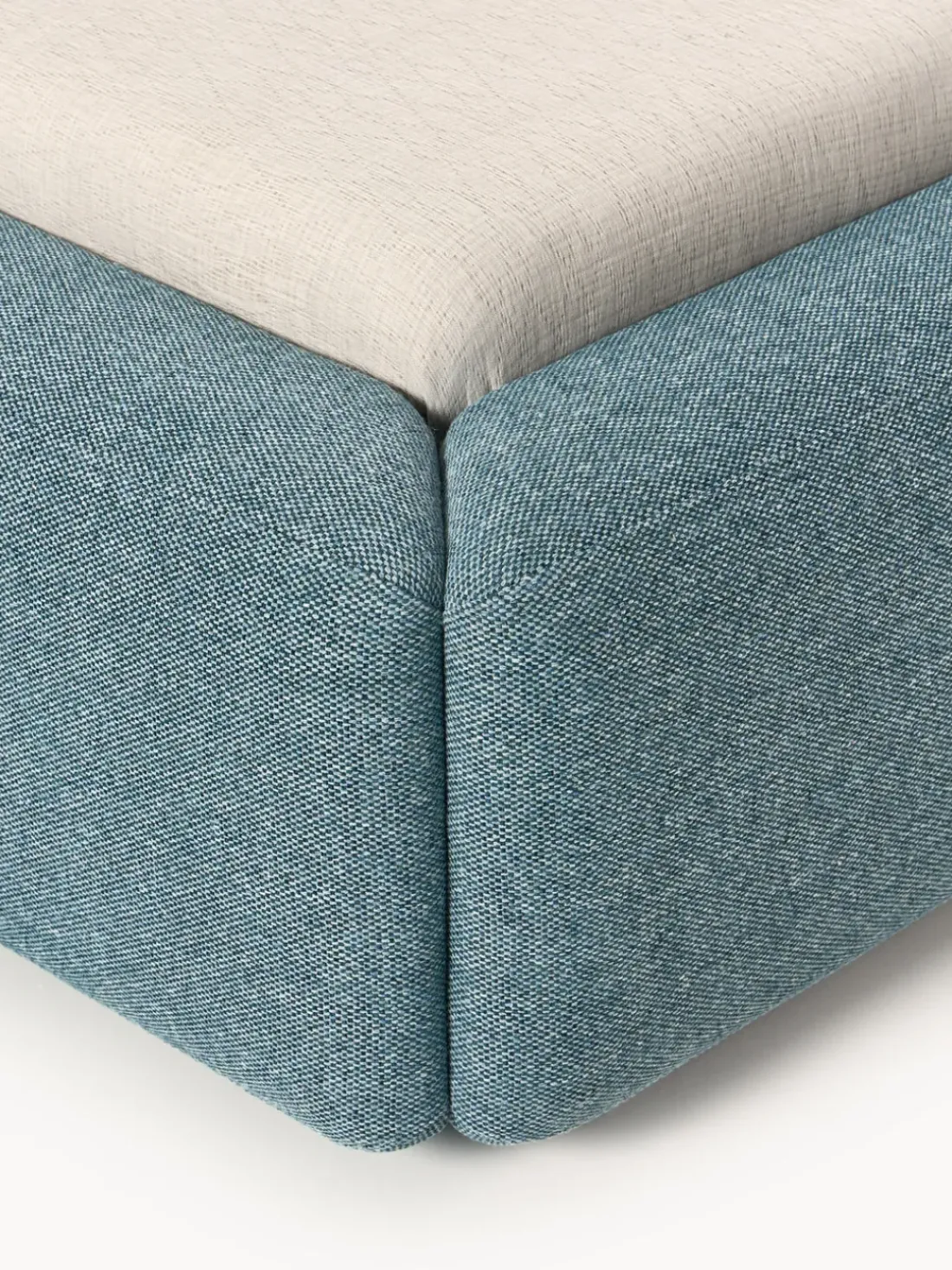 Cama tapizada con espacio de almacenamiento Melva