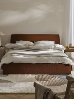 Cama tapizada en tejido bouclé con espacio de almacenaje Cloud