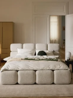 Cama tapizada en tejido bouclé Tayla