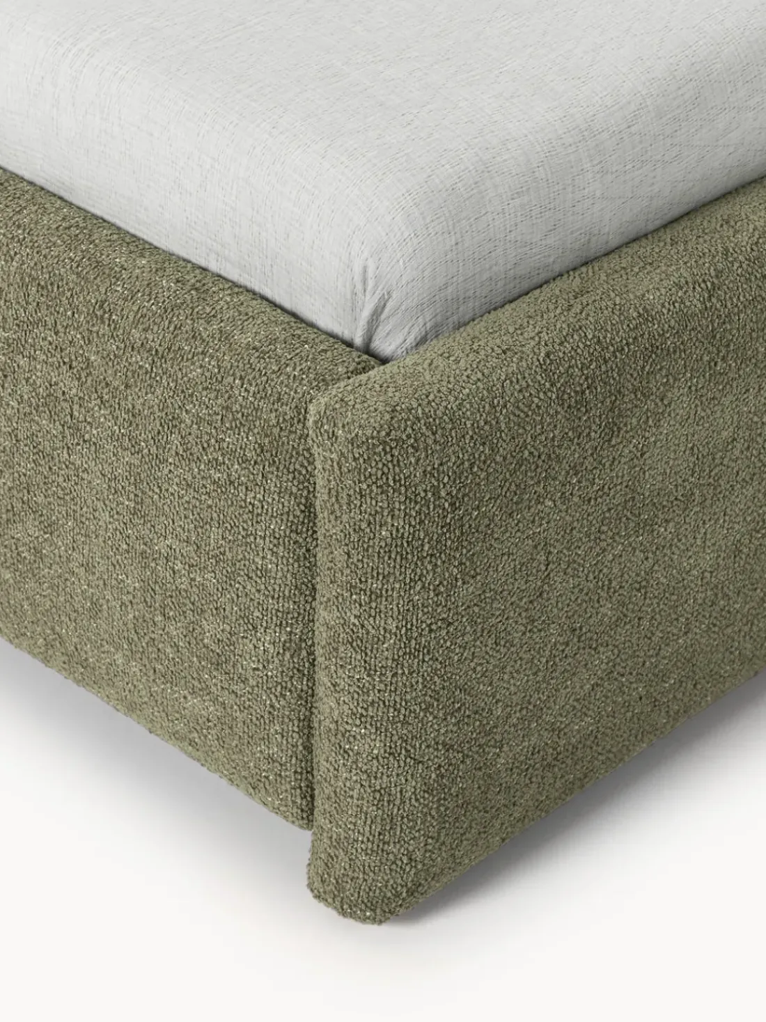 Cama tapizada en tejido bouclé Gary