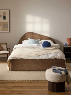 Cama tapizada en tejido bouclé Gary