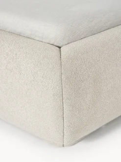 Cama tapizada redondeada en tejido bouclé Alba