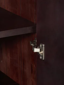 Chiffonnier con puertas de cristal Scarlett