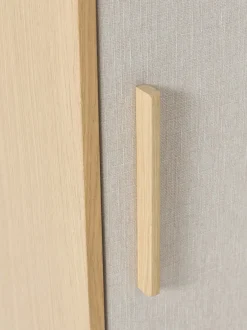 Chiffonnier de madera con frente tapizado Wisp
