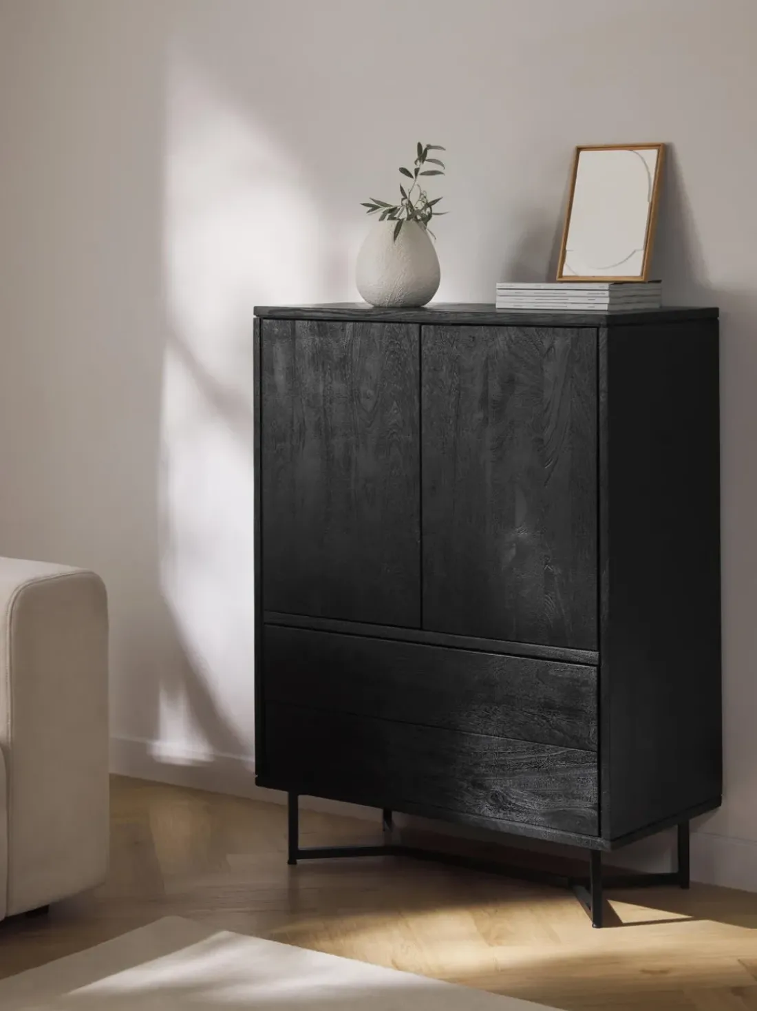 Chiffonnier de madera de mango Luca