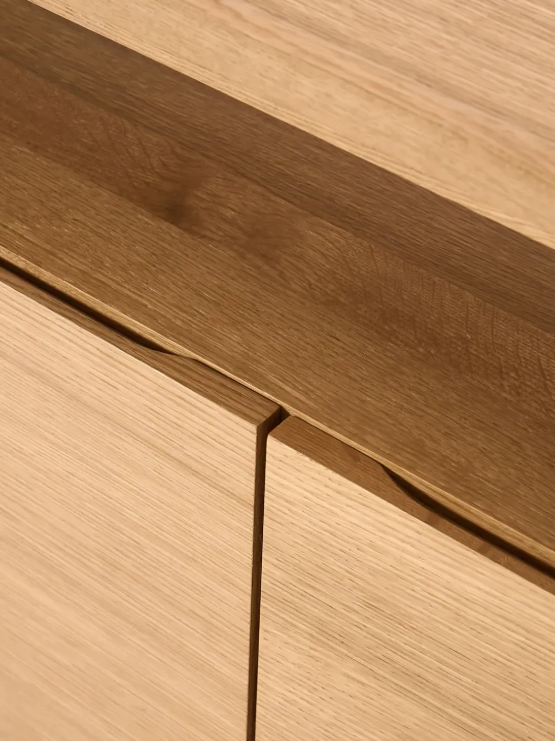 Chiffonnier de madera Libby