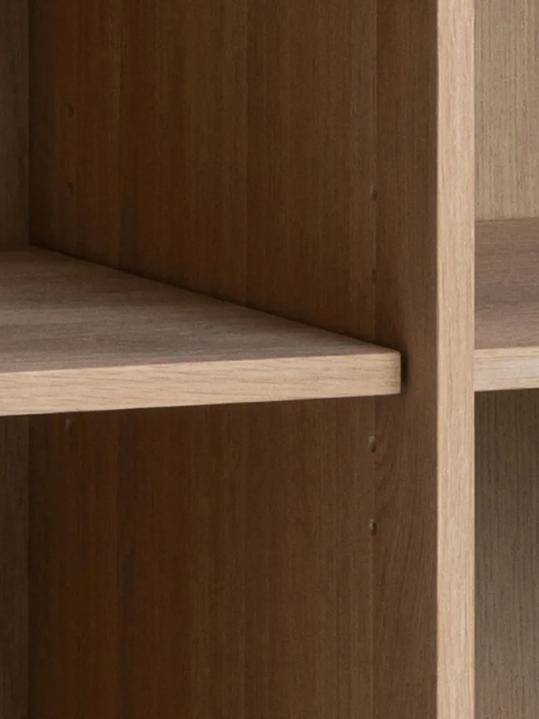 Chiffonnier de madera Linley