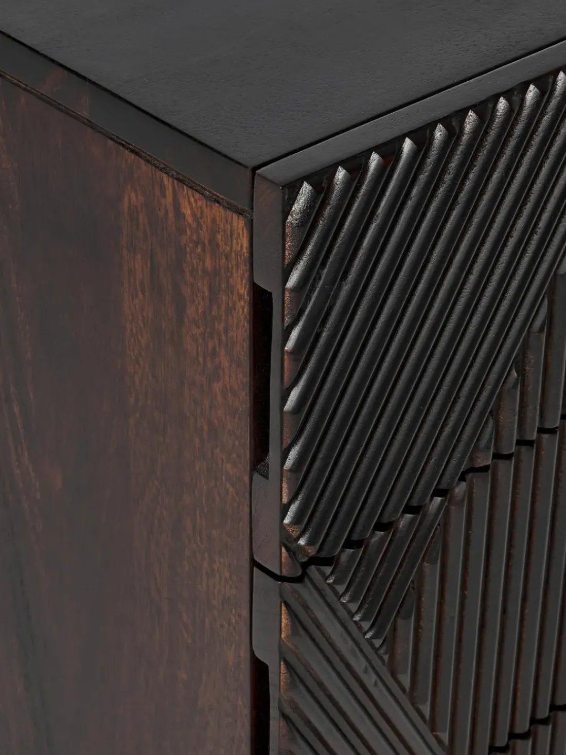 Cómoda de madera de mango Louis