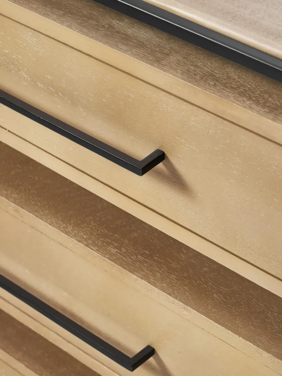 Cómoda de madera de mango Lyle