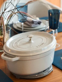 Cocotte ovalada de hierro fundido Signature Collection