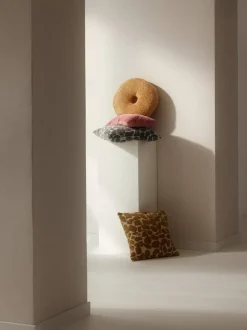Cojín en forma de donut en tejido bouclé Jack