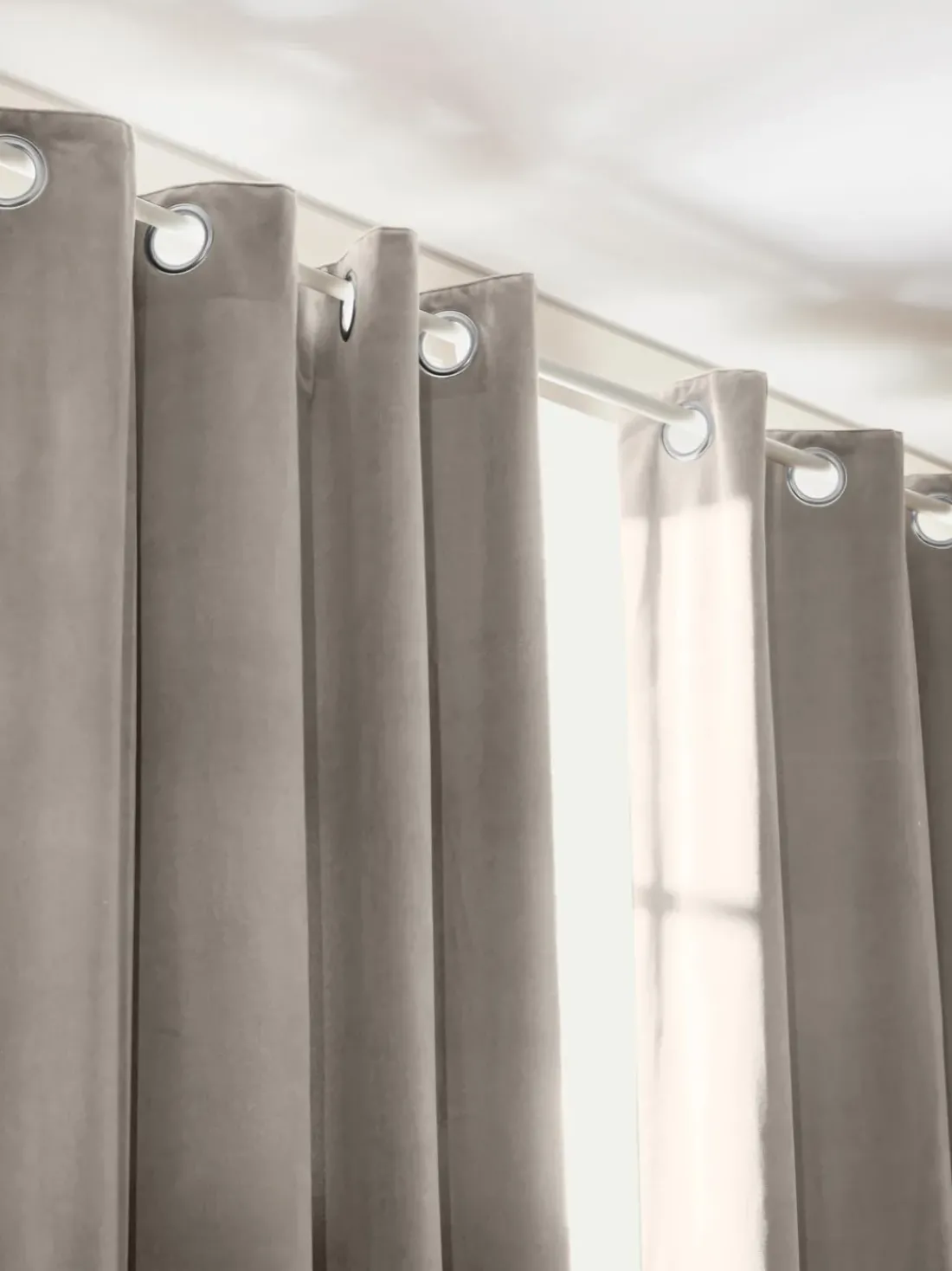 Cortinas de terciopelo oscuras con ojales Rush, 2 uds.