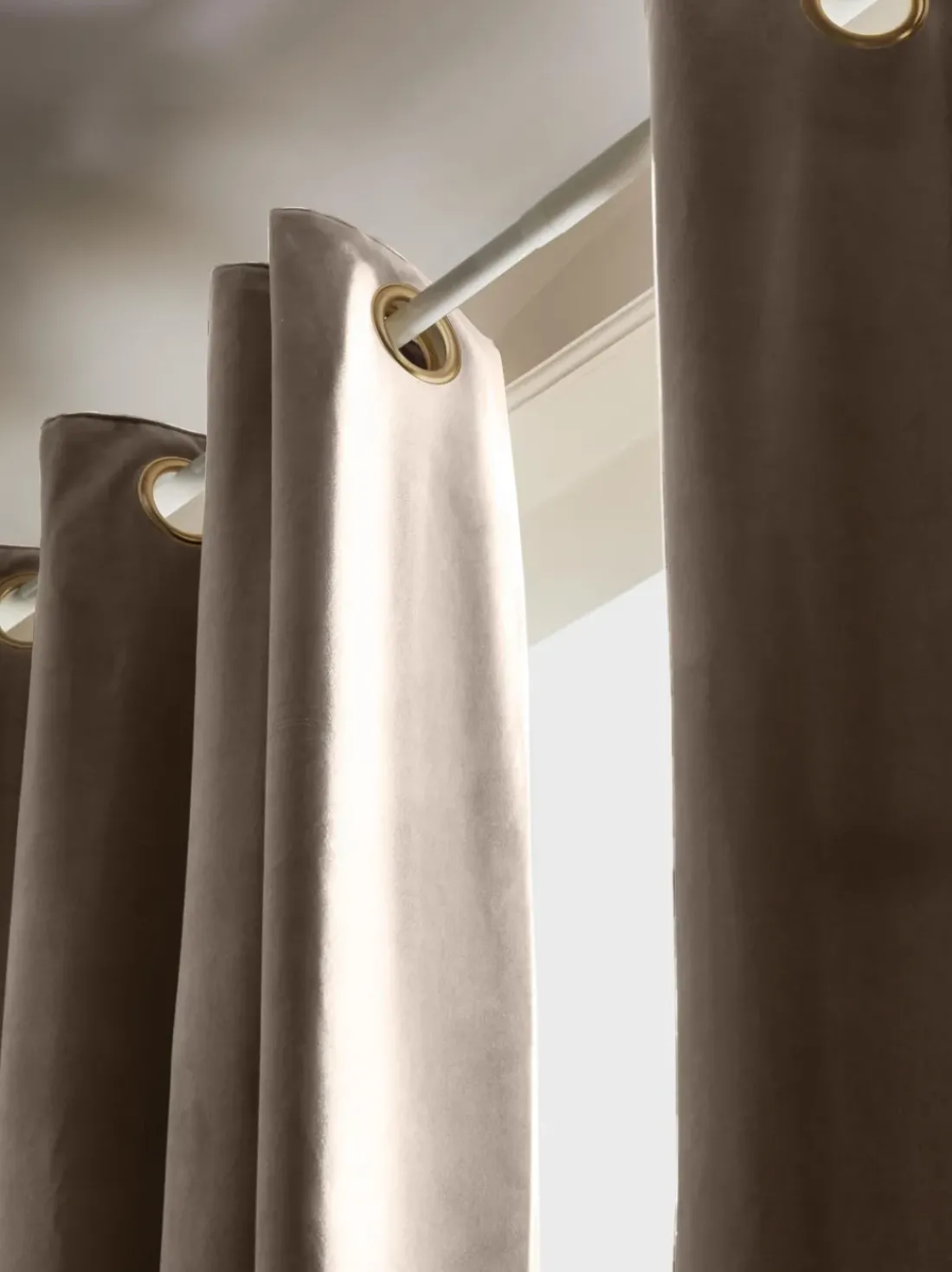 Cortinas oscurecedoras de terciopelo con ojales Rush, 2 uds.