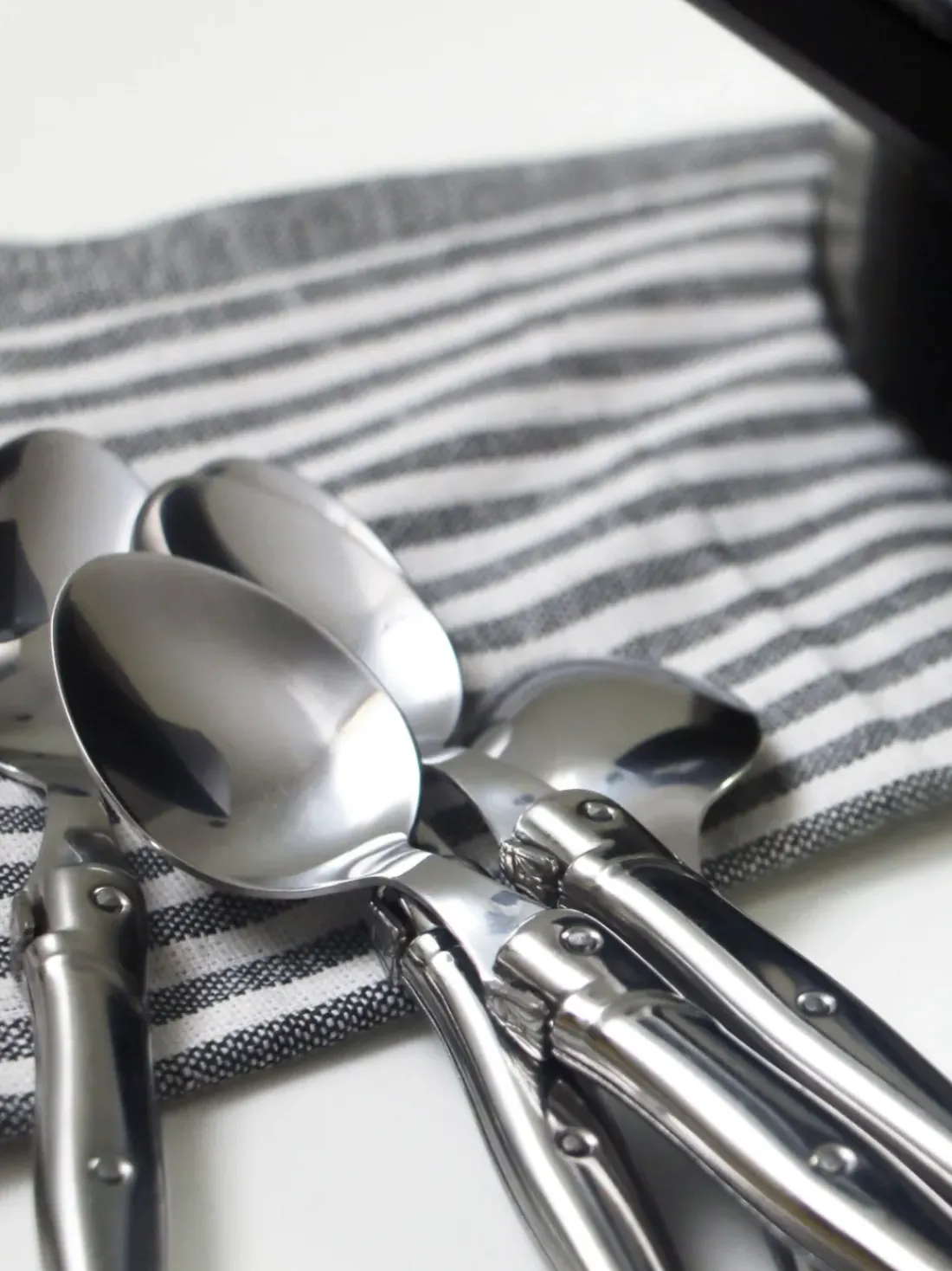 Cubertería pulida Debutant Inox, 6 comensales (24 pzas.)