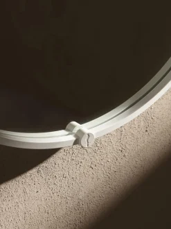 Espejo de pared ovalado con iluminación LED Avior