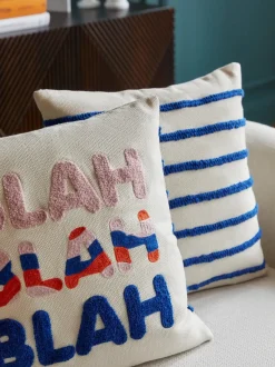 Funda de cojín reversible con inscripción bordada Blah Blah