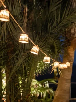 Guirnalda de luces LED artesanal Aurora, 300 cm