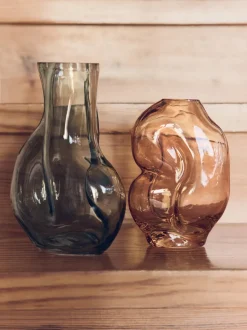 Jarrón de vidrio artesanal Gleam, 22 cm