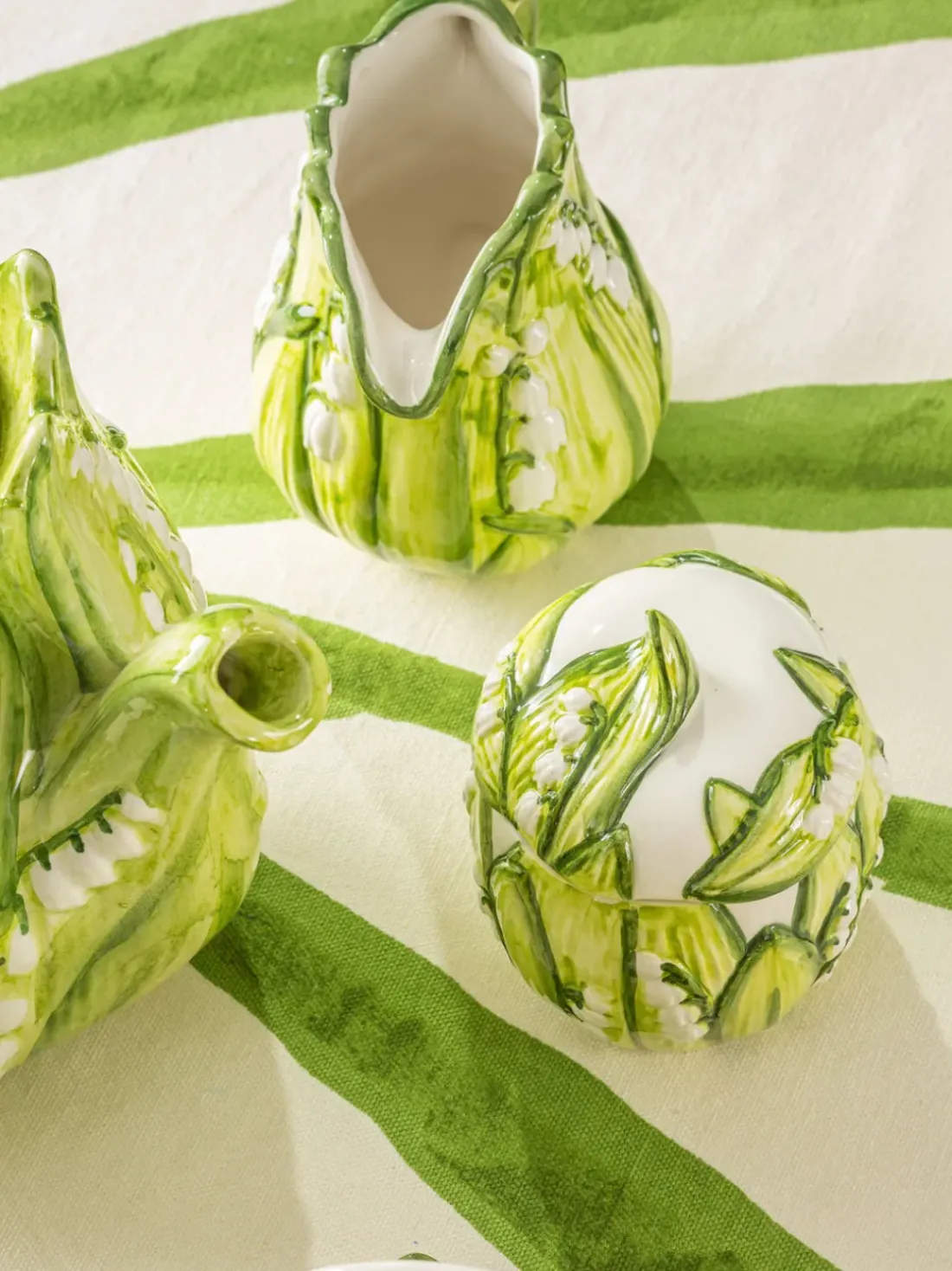Lechera pintada a mano Lily of the Valley