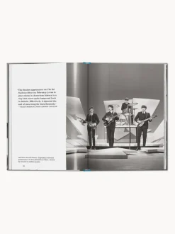 Libro ilustrado The Beatles: on the road 1964-1966