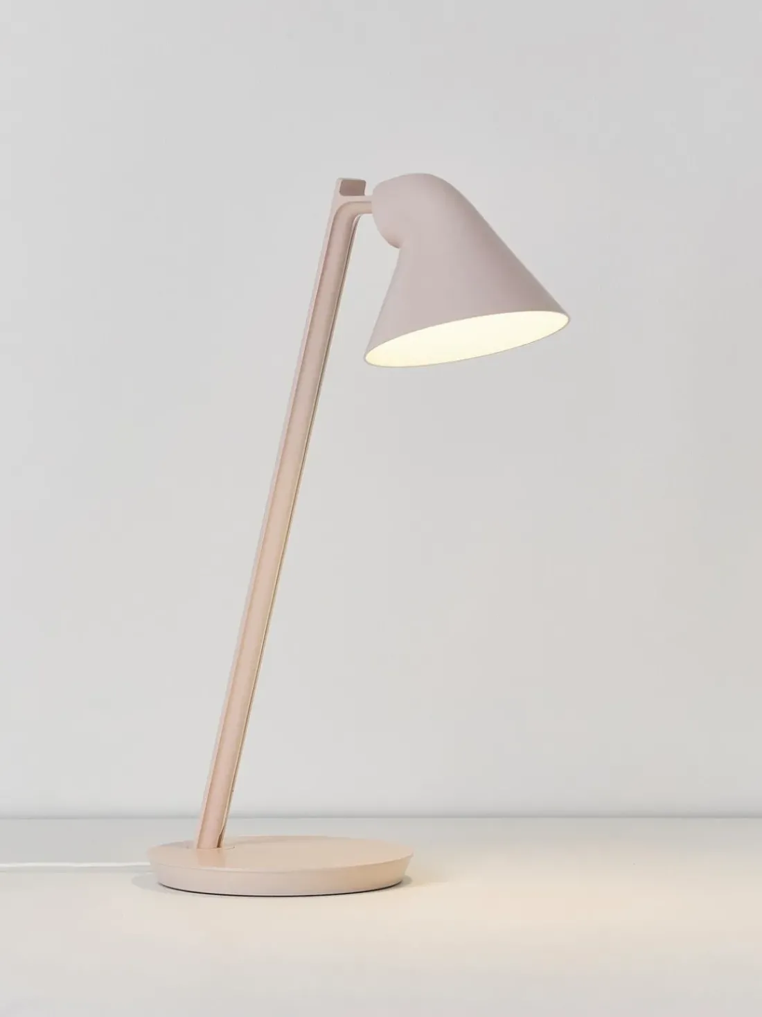 Lámpara de escritorio LED regulable NJP