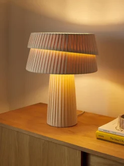 Lámpara de mesa con pantala asimetrica Nyla
