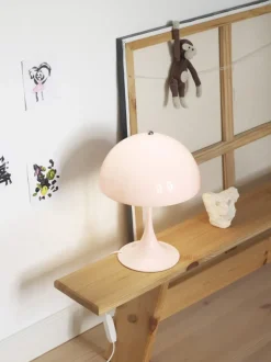 Lámpara de mesa LED Panthella, diseño Verner Panton