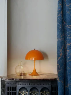 Lámpara de mesa LED Panthella 250, diseño Verner Panton