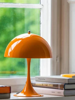 Lámpara de mesa LED Panthella 250, diseño Verner Panton