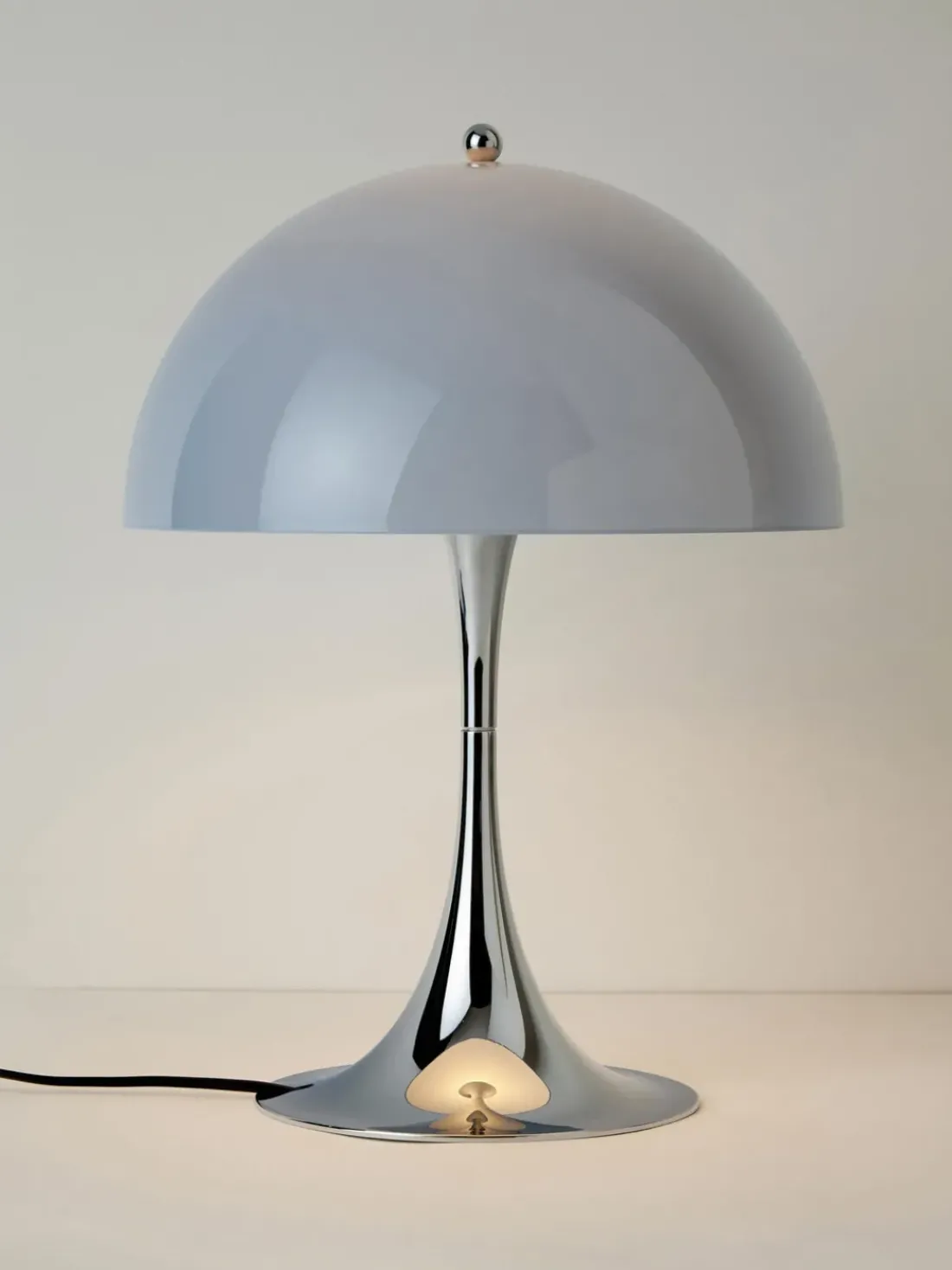 Lámpara de mesa LED Panthella de diseño Verner Panton, 44 cm