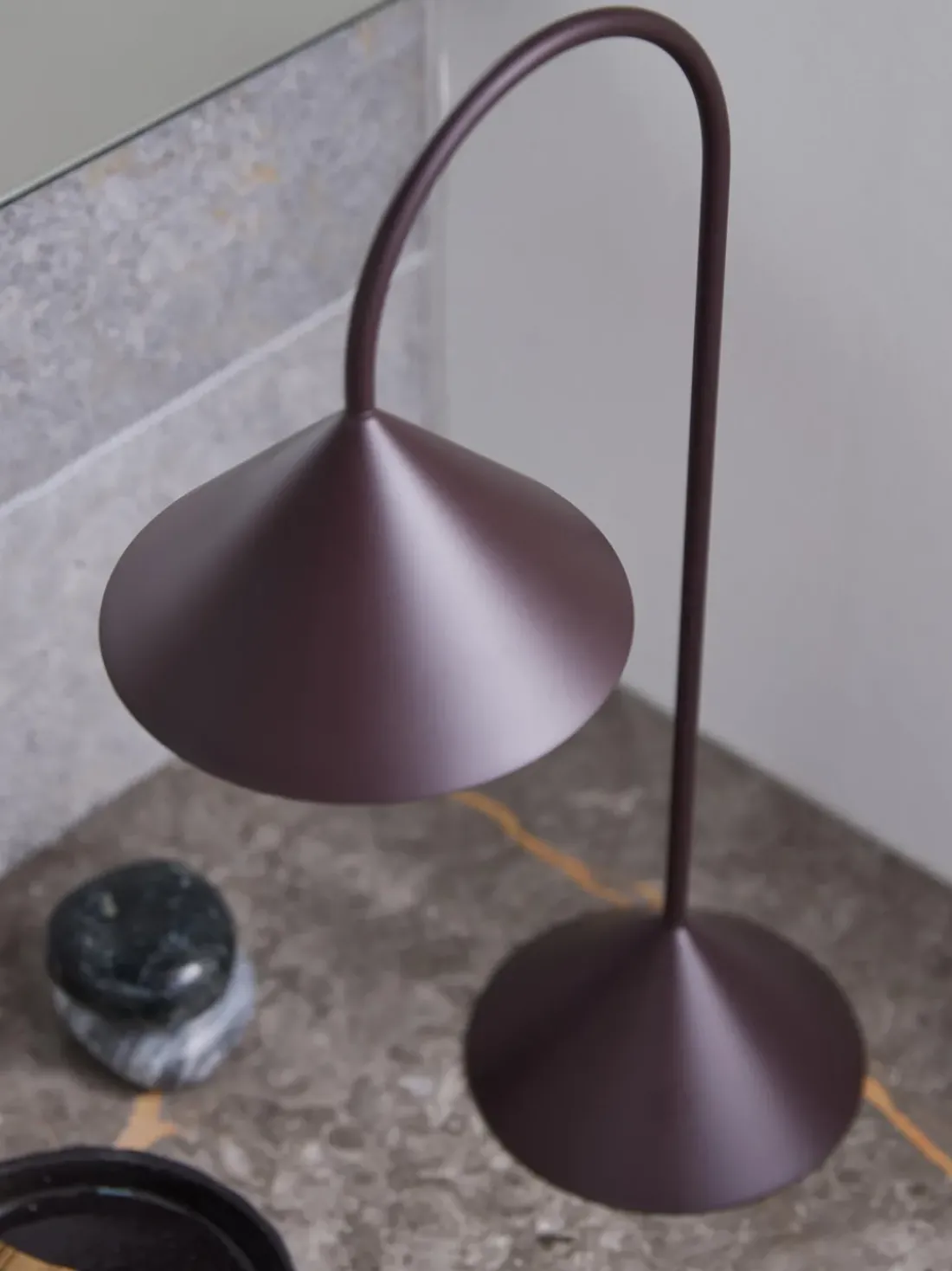 Lámpara de mesa LED para exterior regulable Grasp, pórtatil